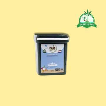 Bio Tabs Startrex in a darkgreen bucket with yellow background and grren Grow Island logo in the right upper corner