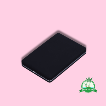 G Scale EQ 100 g - 0,01g closed black color with pink background and green Grow Island logo in the right corner